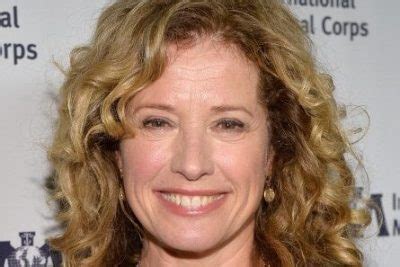 Nancy Travis’ Measurements: Bra Size, Height, Weight and More